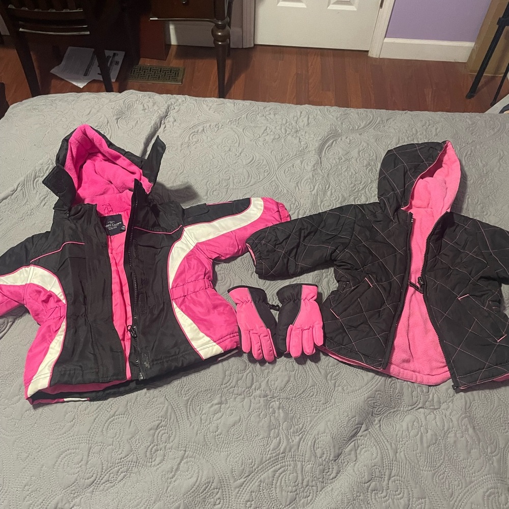 Donated to warming center 5 in 1 jacket for toddle w mittens - Picture 1 of 7
